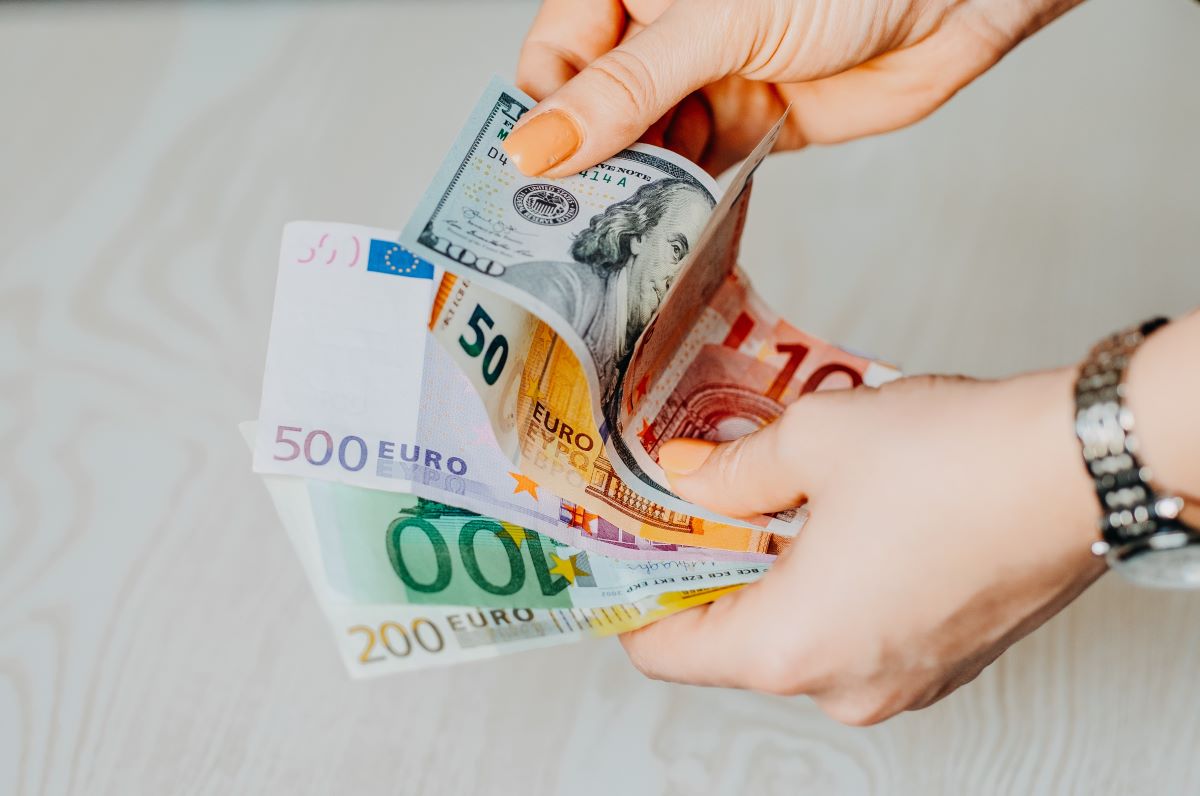 Comment envoyer de l&rsquo;argent à l&rsquo;étranger sans frais ?
