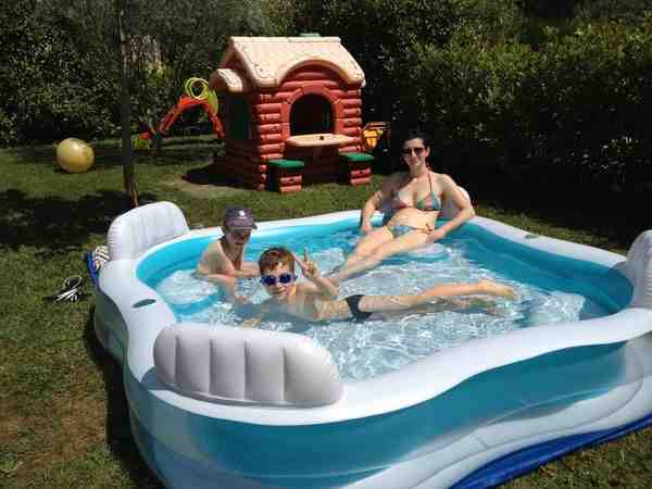 Comment garder l&rsquo;eau d&rsquo;une piscine gonflable propre naturellement ?