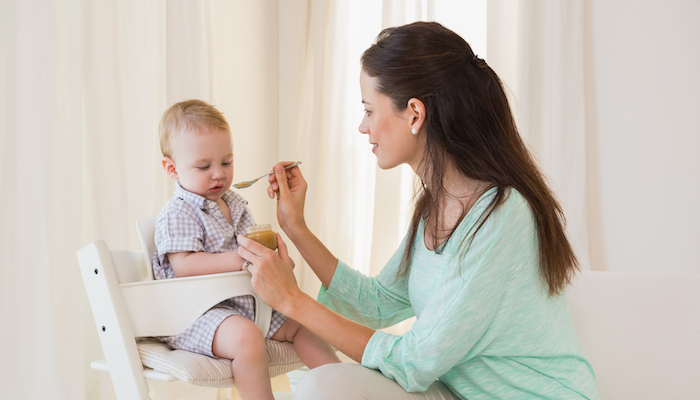 Comment bien choisir sa chaise haute bébé ?