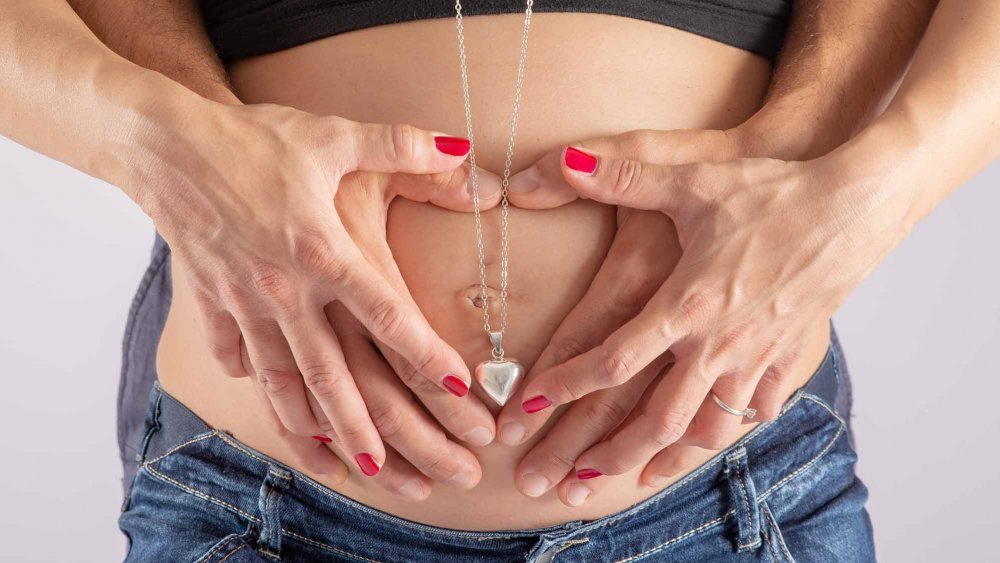 Offrir un bijou de grossesse : tout savoir sur le bola