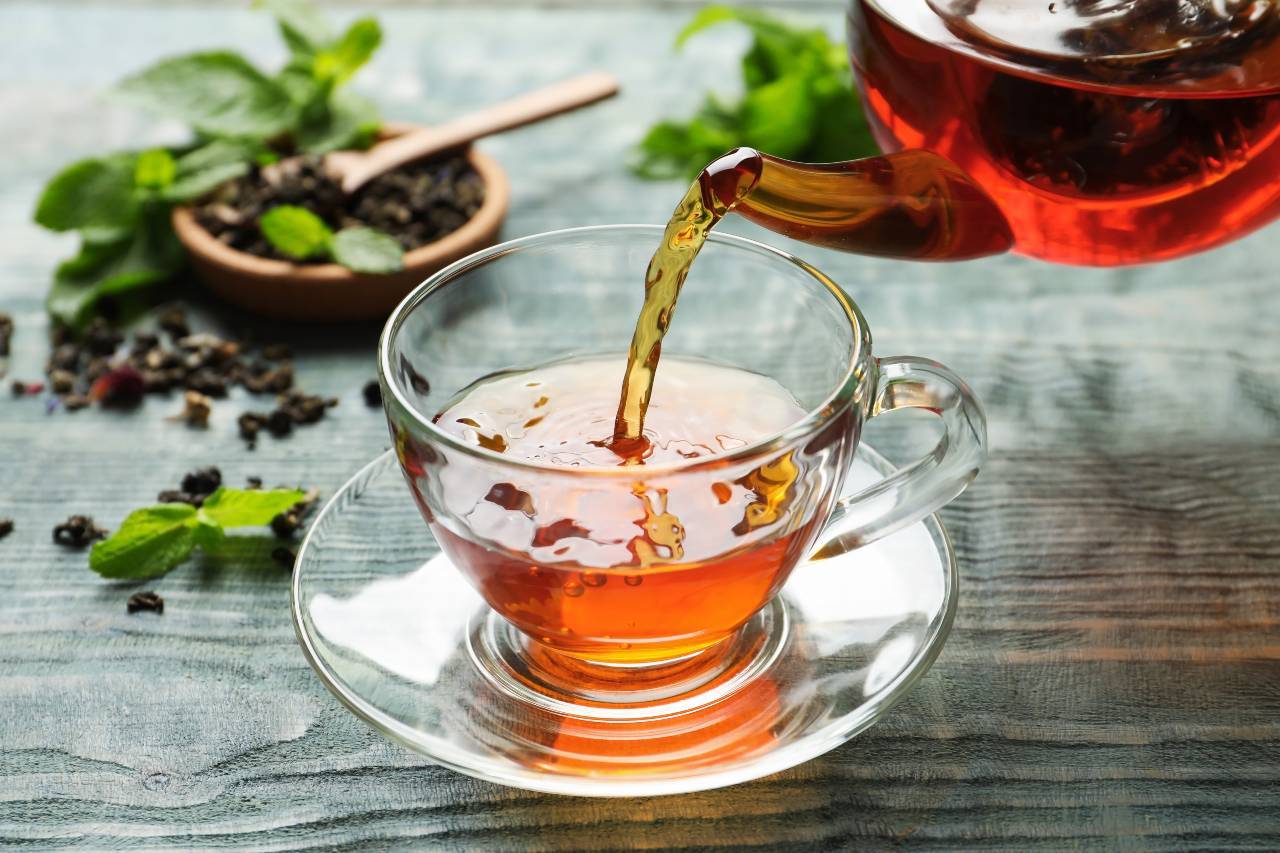 Le thé: Vertus, préparation et conseils