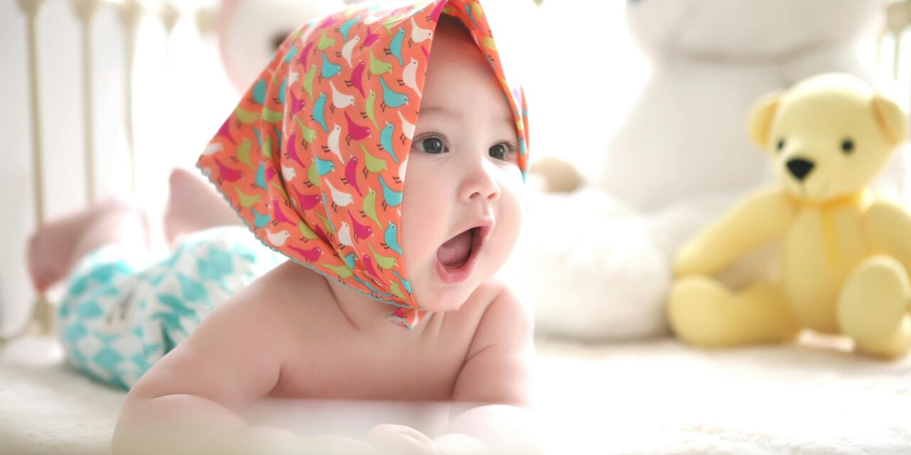 Sécurité de bébé à la maison les essentiels à connaître