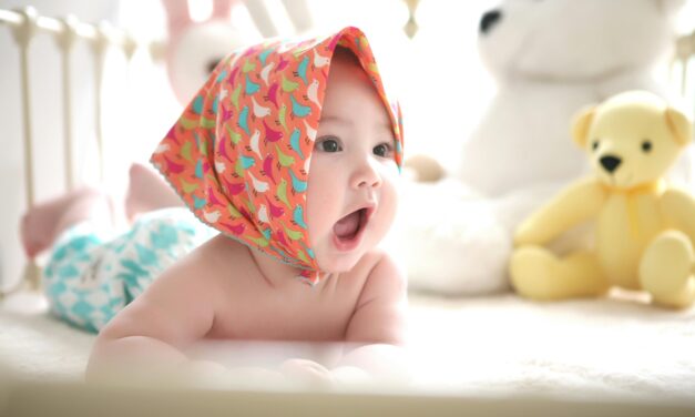 Sécurité de bébé à la maison les essentiels à connaître